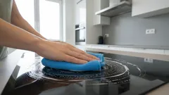 なぜ日常の掃除が、コンロの傷との戦いに変わってしまうのか